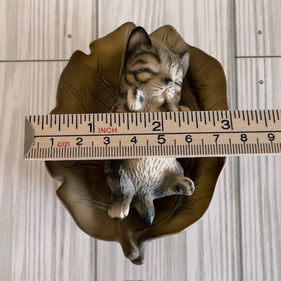 Global Art Harvey Knox Kingdom Cat Sleeping in Leaf E172A85 Japan 1983 VTG - Picture 12 of 15